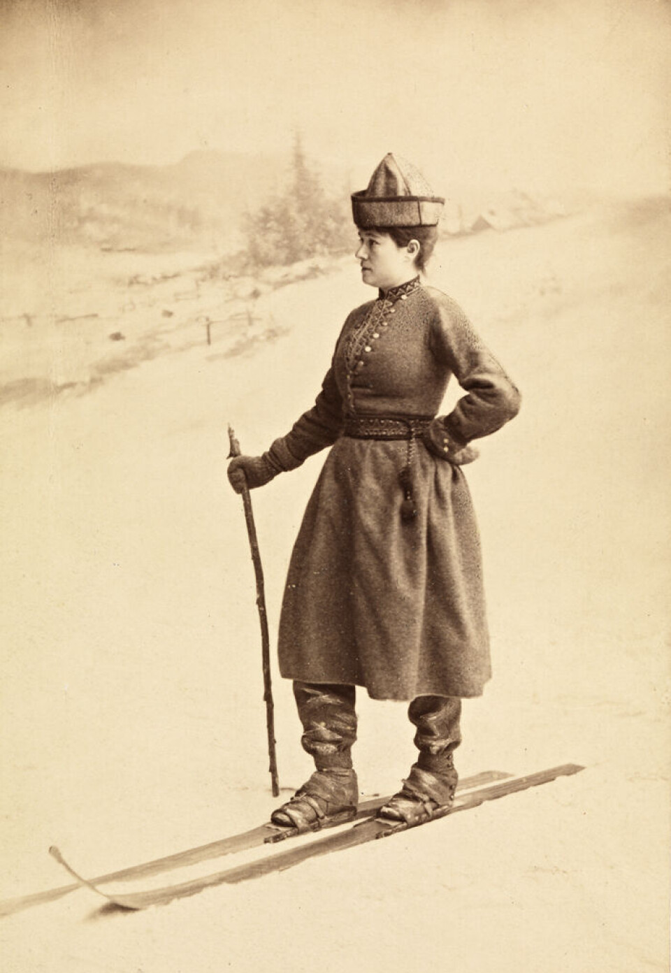 Eva Nansen, gift med Fridtjof Nansen, på ski nær Christiana rundt 1889.