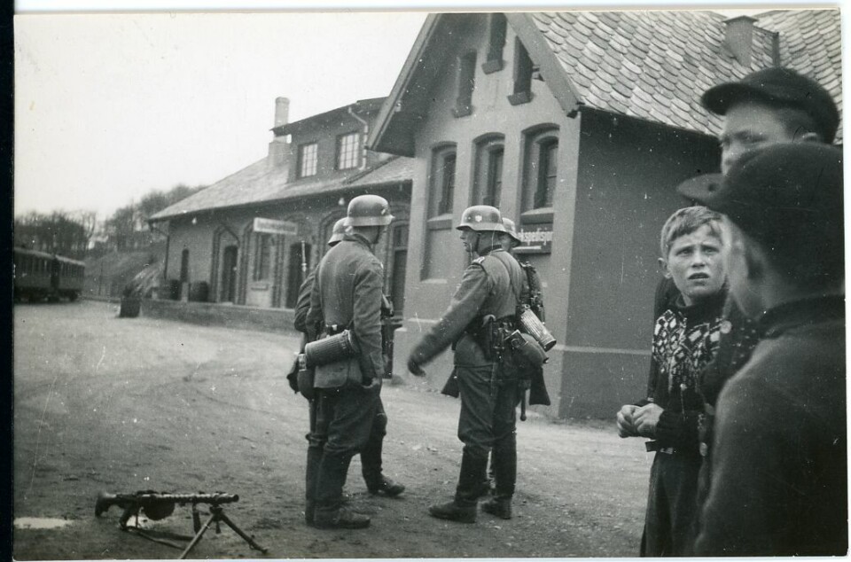 UNIK DOKUMENTASJON: Dette bildet er tatt på Stavanger jernbanestasjon 9. april 1940.