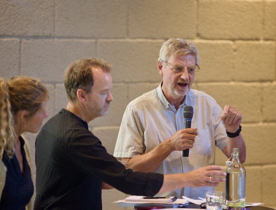 SLANK LOMMEBOK: Magne Lerø, redaktør i Dagens perspektiv, tror ikke det er mer penger å hente hos politikerne for de smale tidsskriftene. Ellen Lange, Arne Olav Hageberg og Magne Lerø.